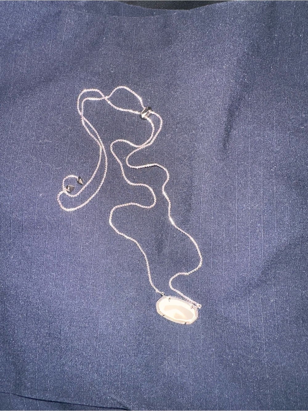Kendra Scott pendant necklace